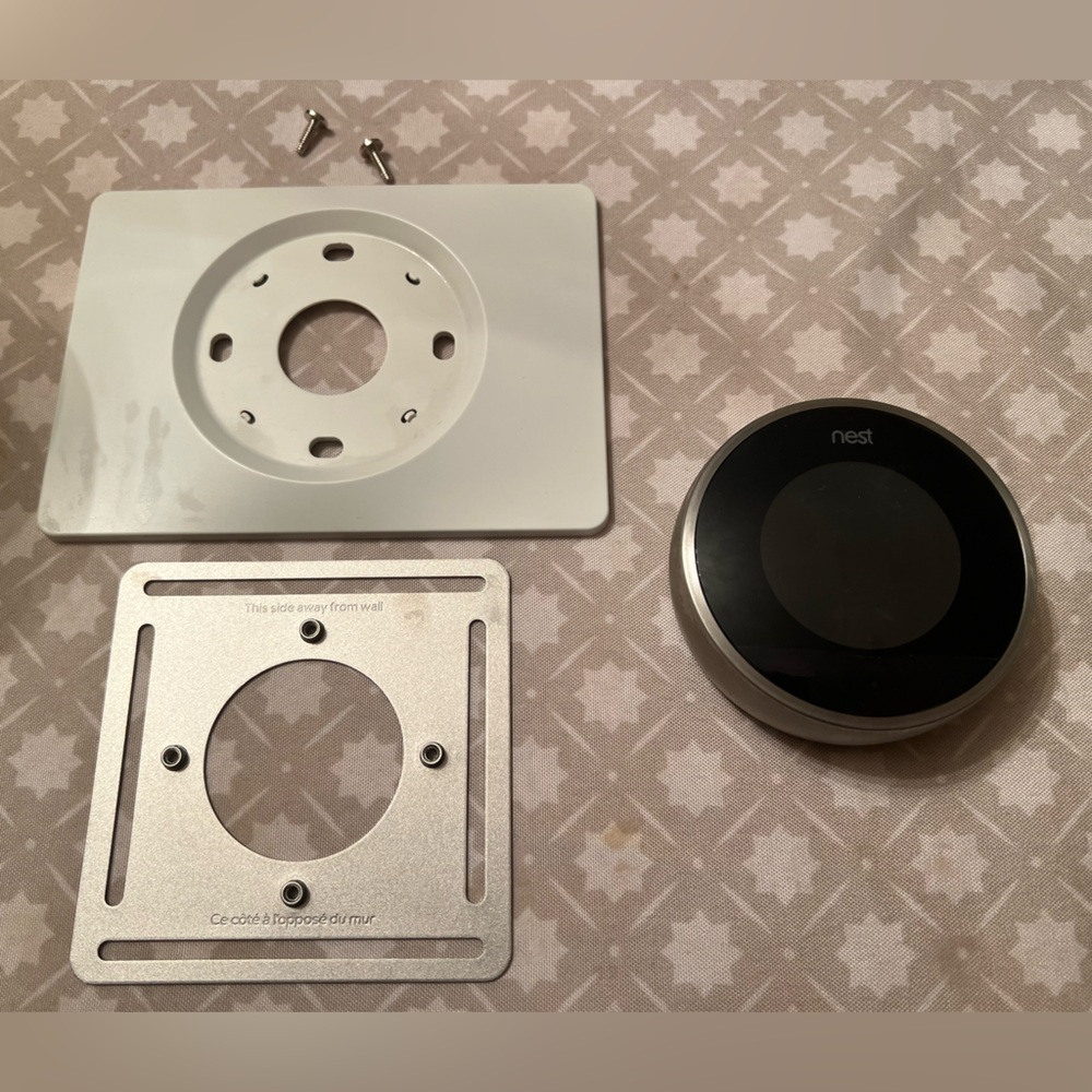 Nest Thermostat Second Generation with Mounting Plate